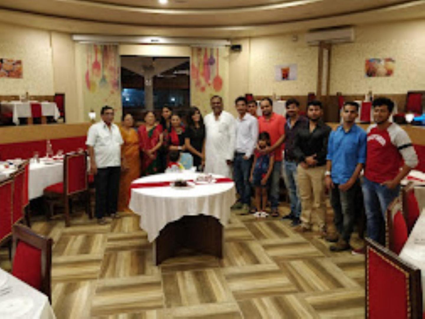 Hotel Saroj Sāgar Buitenkant foto